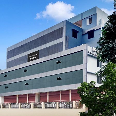 Townhouse Oak Sarusajai Stadium Dispur Exterior foto