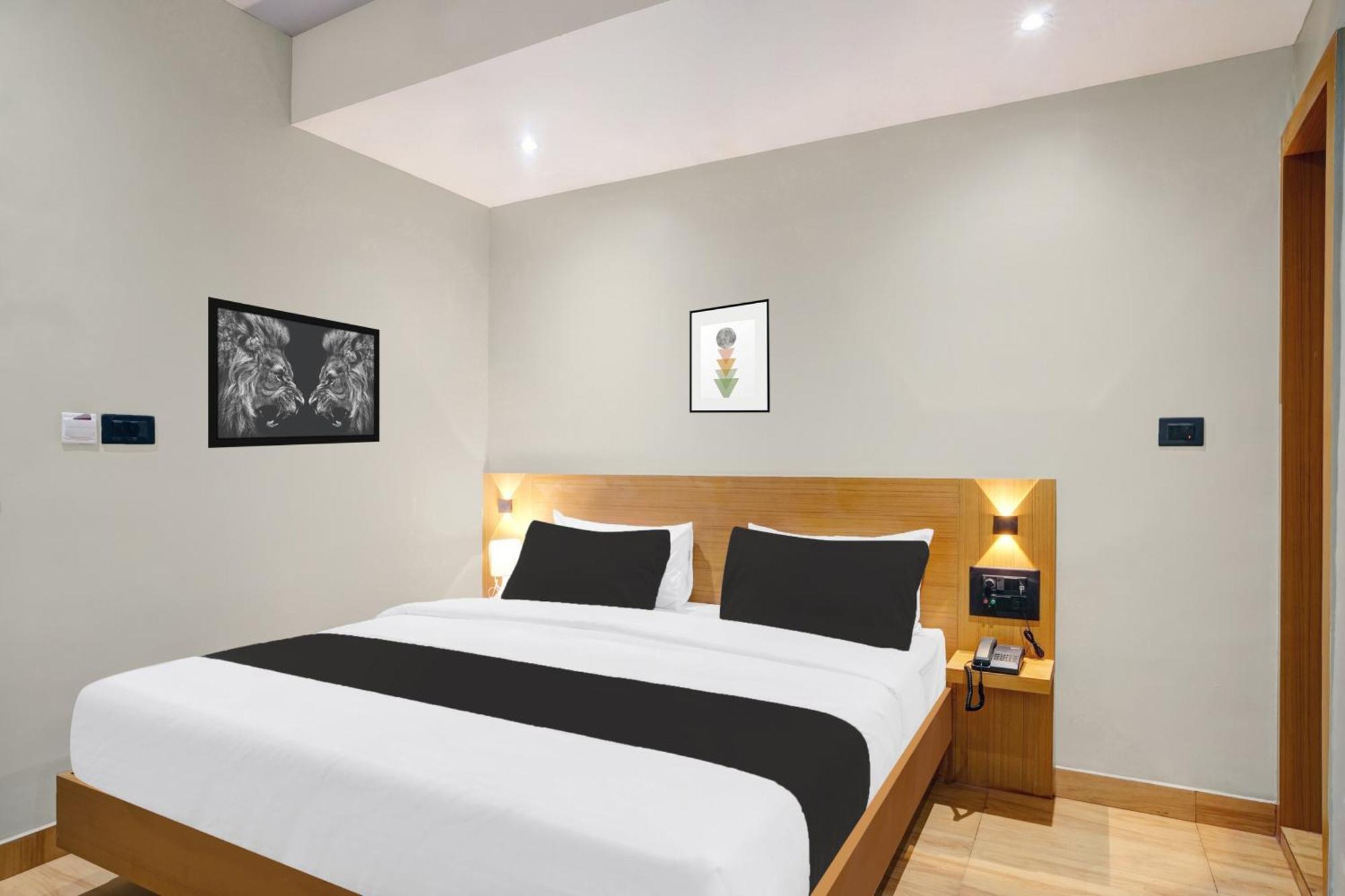 Townhouse Oak Sarusajai Stadium Dispur Exterior foto